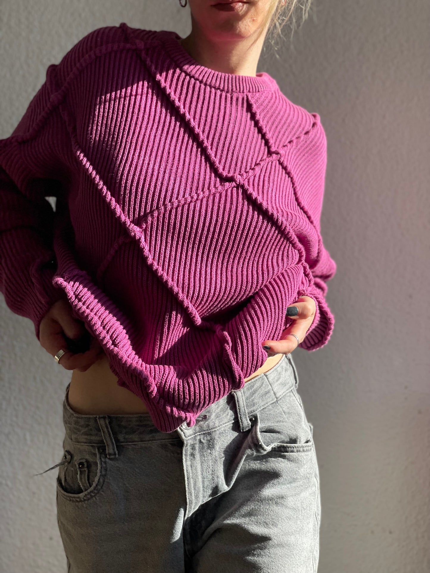 BERRY WRINKLE KNIT SWEATER
