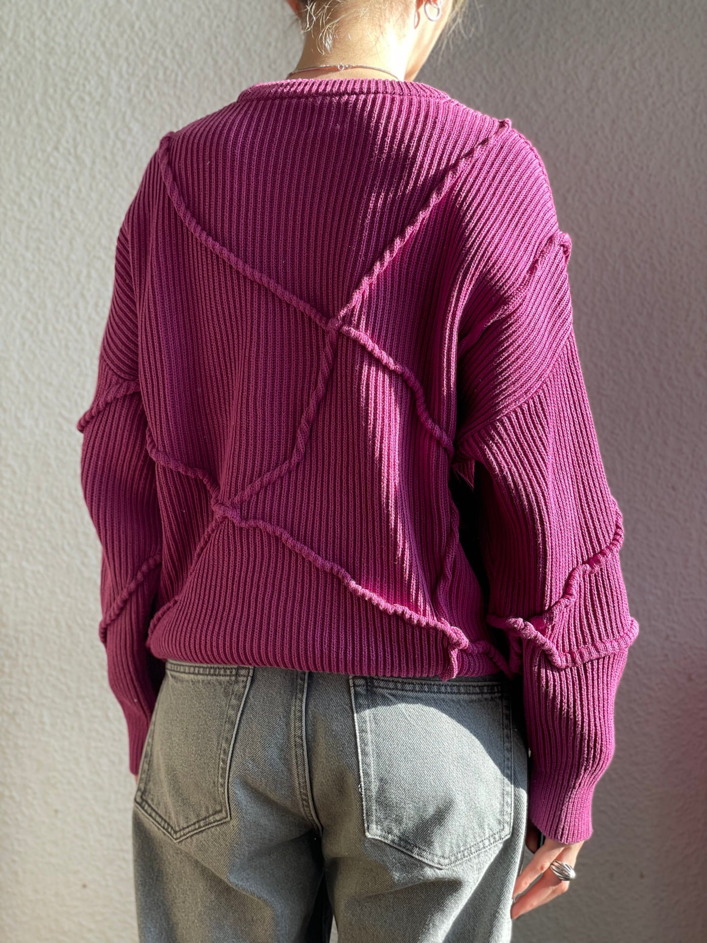 BERRY WRINKLE KNIT SWEATER