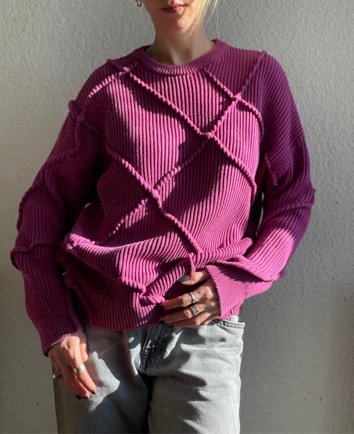 BERRY WRINKLE KNIT SWEATER