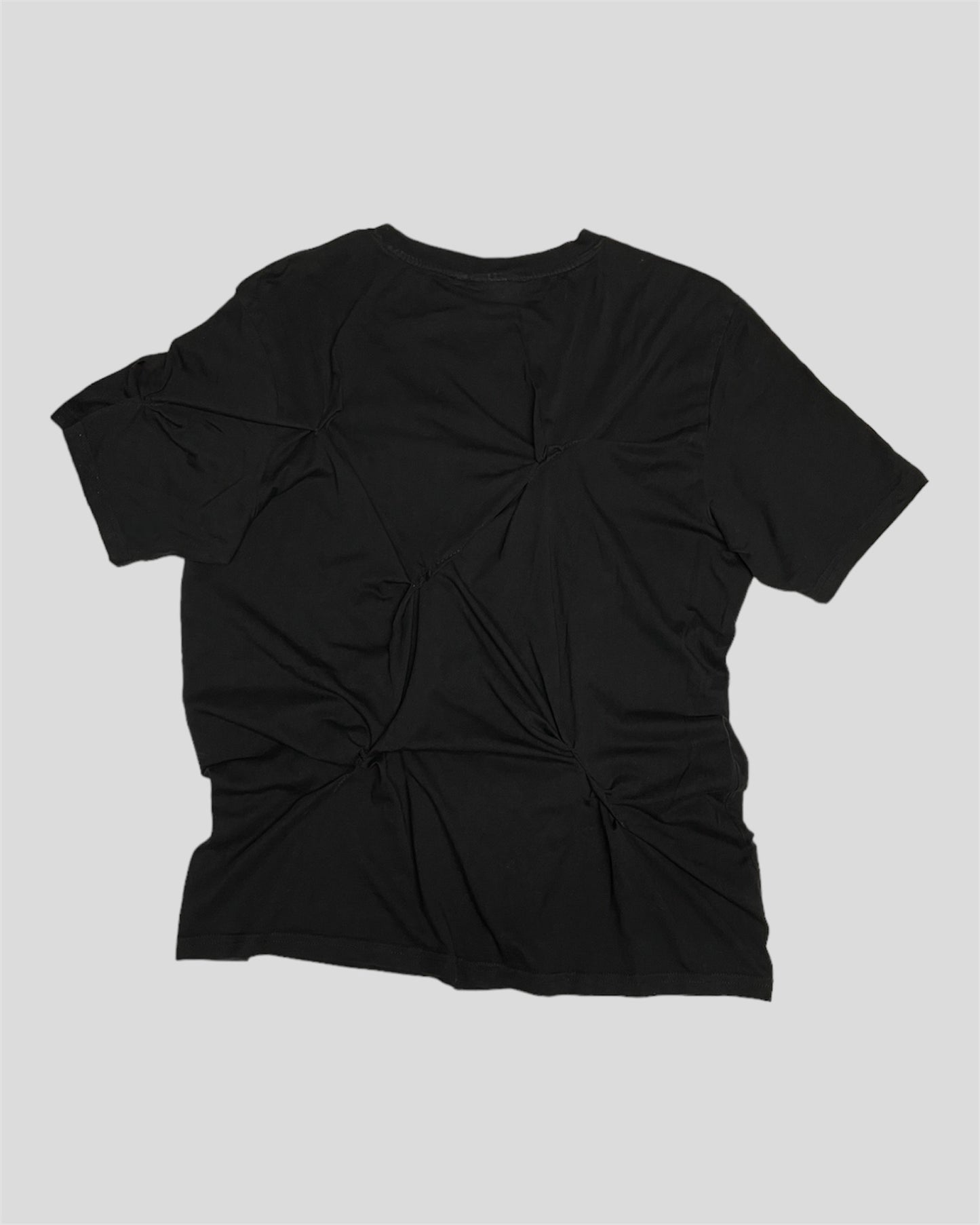 BLACK THISTLES TEE